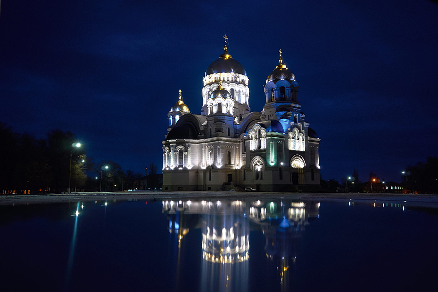 Новочеркасский собор ночью с подсветкой